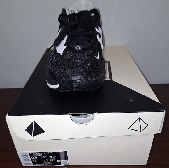 Nike Kyrie Low 5 TB Promo Black/ White-White in multiple sizes. NWB - Picture 2 of 12